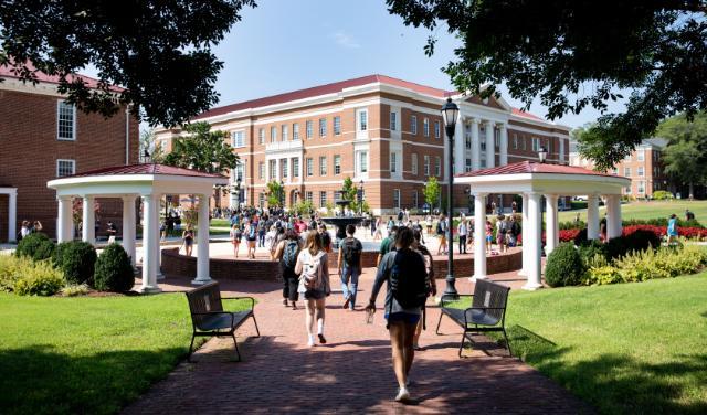 Students walking around Beale Plaza