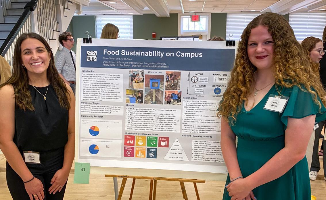 Shae Sloan ’25 and Juliet Aileo ’26