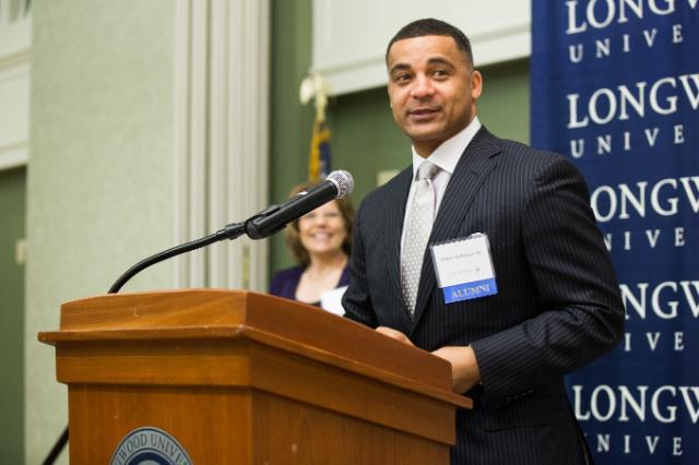 O'Kelly McWilliams '90 accepts his alumni award in 2016